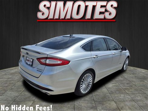 Used 2014 Ford Fusion Titanium image 3