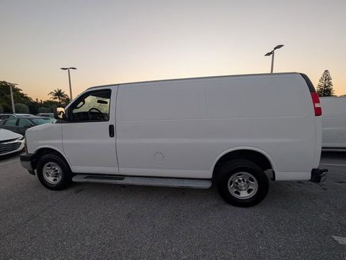 Used 2021 Chevrolet Express 2500 w/ Driver Convenience Package RWD image 7