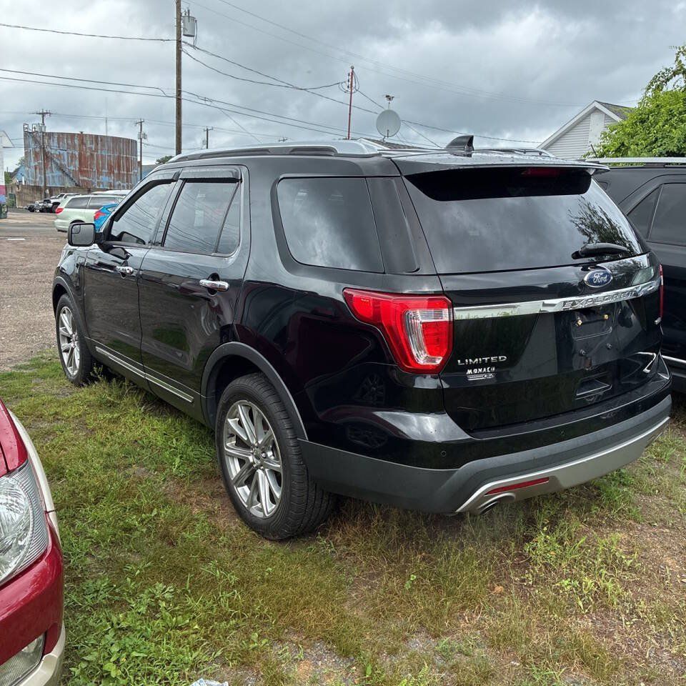 Used 2017 Ford Explorer Limited AWD/4WD image 2