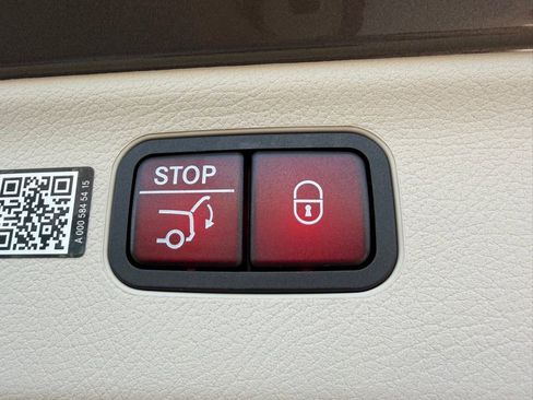 New 2026 Mercedes-Benz EQS 400 4MATIC SUV image 14