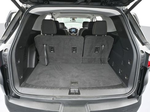 Used 2021 Chevrolet Traverse LT AWD/4WD image 44