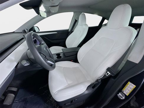 Used 2024 Tesla Model Y Long Range AWD/4WD image 11