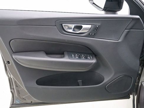 Certified 2025 Volvo XC60 B5 Plus AWD/4WD image 10