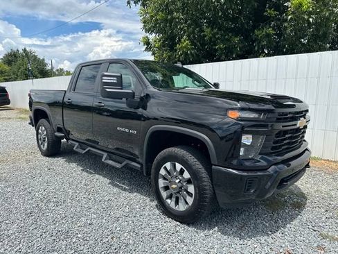 Used 2025 Chevrolet Silverado 2500 Custom w/ Custom Value Package AWD/4WD image 7