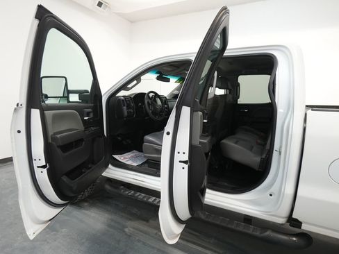 Used 2019 Chevrolet Silverado 2500 W/T w/ WT Convenience Package AWD/4WD image 22