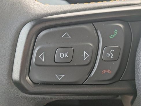 Used 2024 Jeep Gladiator Sport image 20