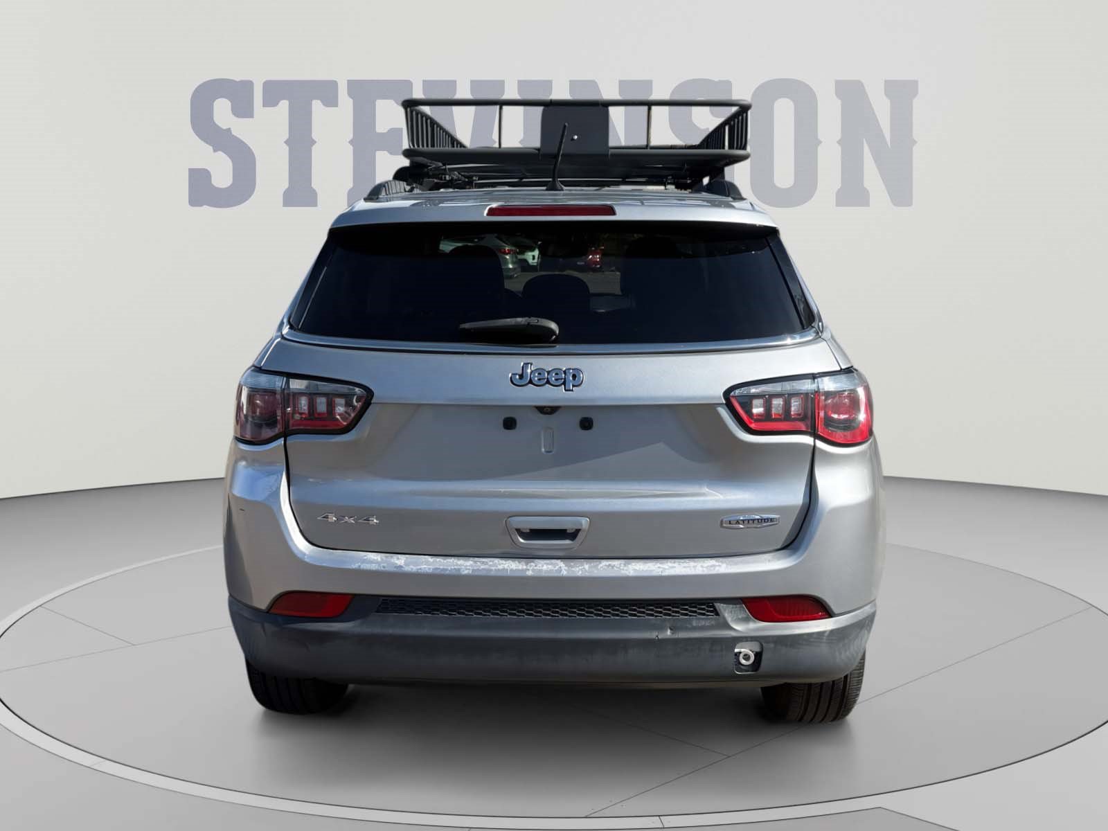 Used 2017 Jeep Compass Latitude AWD/4WD image 4