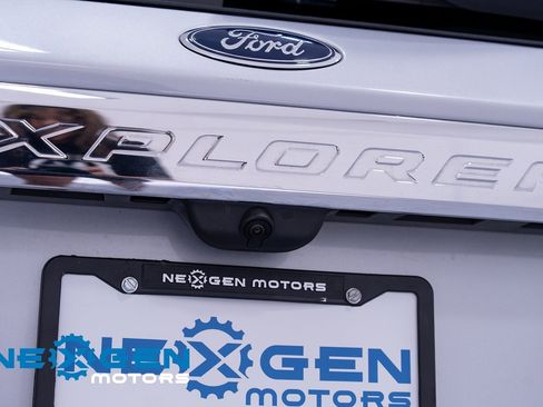 Used 2023 Ford Explorer Limited image 38