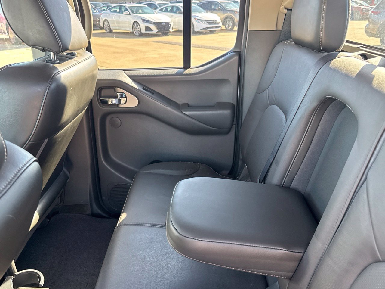 Used 2015 Nissan Frontier PRO-4X w/ Pro-4x Luxury Package AWD/4WD image 42