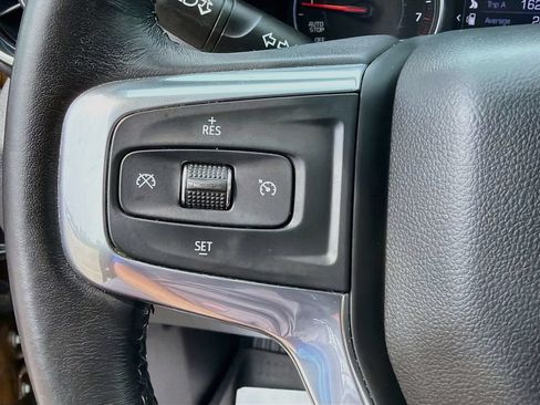 Used 2019 Chevrolet Blazer LT FWD image 12