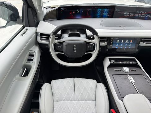 New 2026 Lincoln Navigator L Black Label AWD/4WD image 23