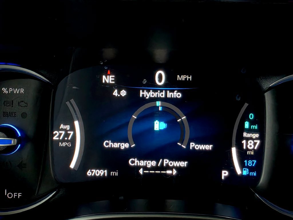 Used 2023 Chrysler Pacifica Limited FWD image 40