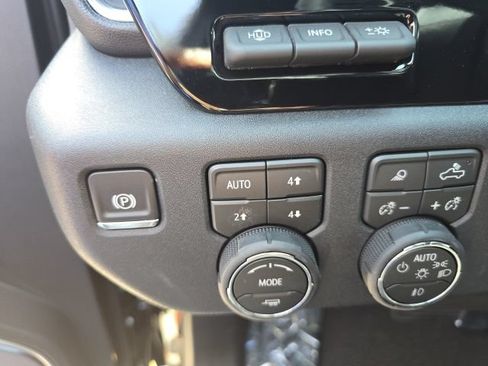 New 2026 Chevrolet Silverado 1500 High Country w/ Midnight Edition AWD/4WD image 19