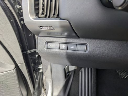 Used 2024 Nissan Pathfinder SL w/ Black Appearance Package FWD image 35