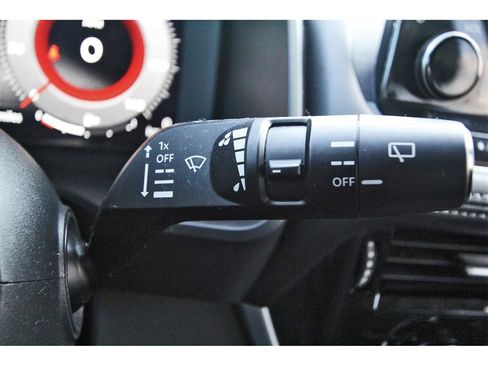 Used 2022 Nissan Rogue Platinum w/ Head-Up Display Package image 18