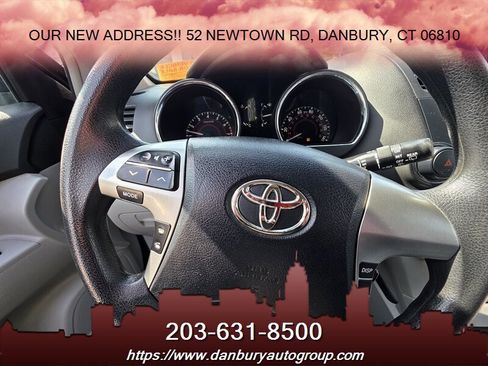 Used 2013 Toyota Highlander SE w/ Cold Weather Pkg image 9