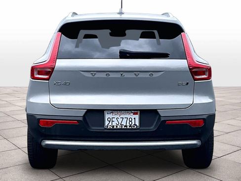 Used 2023 Volvo XC40 B5 Ultimate AWD/4WD image 7