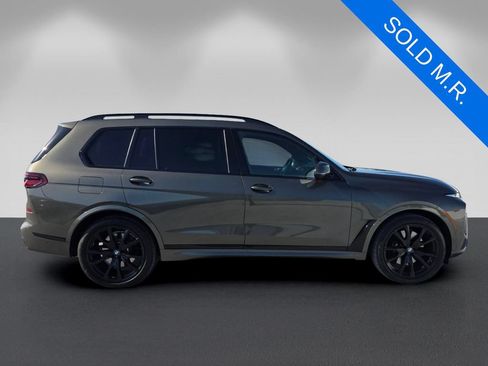 Used 2025 BMW X7 xDrive40i w/ M Sport Package AWD/4WD image 3