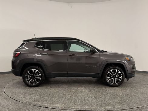Used 2022 Jeep Compass Limited AWD/4WD image 7