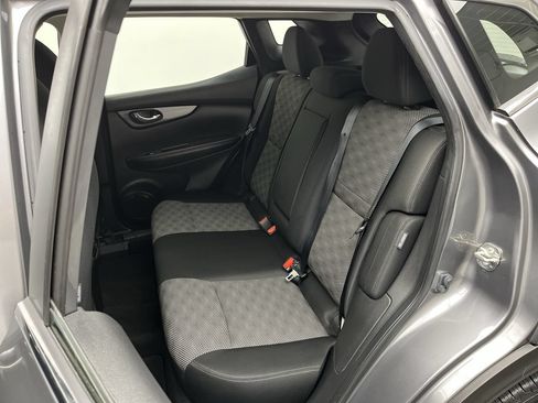 Used 2020 Nissan Rogue Sport SV w/ All-Weather Package AWD/4WD image 10