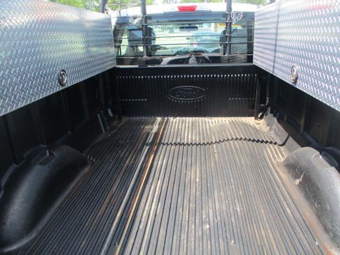 Used 2018 Ford F150 XL w/ Equipment Group 101A Mid RWD image 6