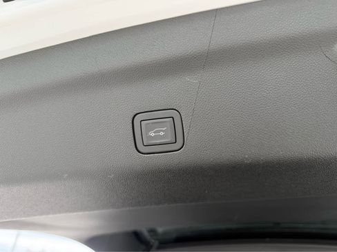 Used 2025 Chevrolet Tahoe High Country image 68