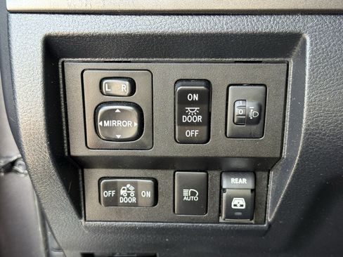 Used 2018 Toyota Tundra SR5 w/ TRD Off Road Package RWD image 24