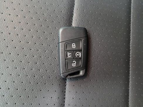 Used 2024 Volkswagen Jetta SE FWD image 32