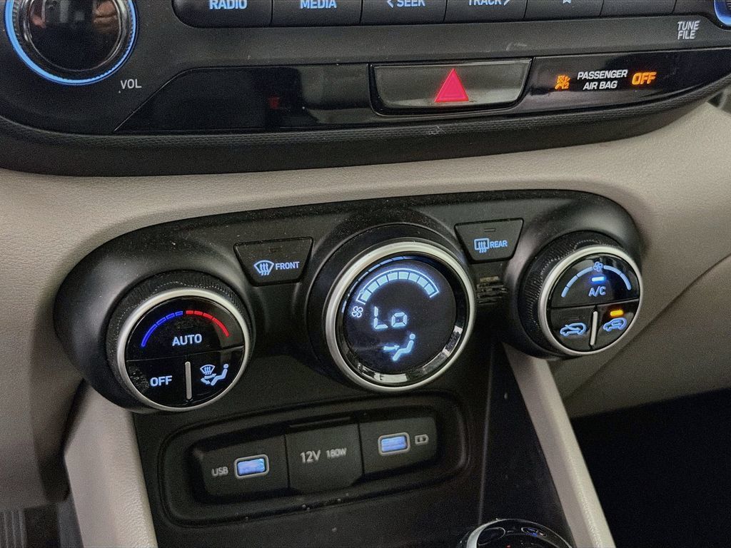 Used 2022 Hyundai Venue SEL FWD image 20