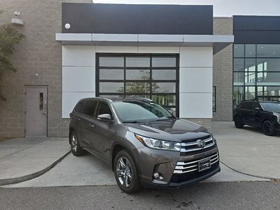 Used 2017 Toyota Highlander Limited Platinum