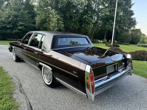 Used 1987 Cadillac Brougham RWD image 8