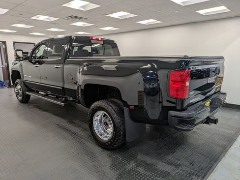 Used 2017 GMC Sierra 3500 Denali w/ Duramax Plus Package image 6