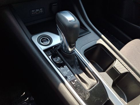 Used 2022 Nissan Sentra SV w/ All-Weather Package FWD image 16