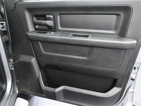 Used 2024 RAM 2500 Tradesman w/ Chrome Appearance Group image 11