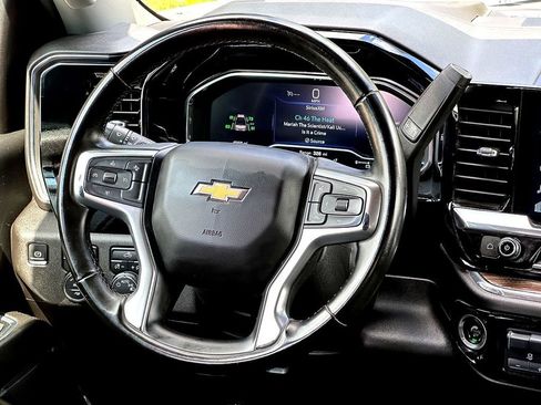 Used 2024 Chevrolet Silverado 2500 LT image 29