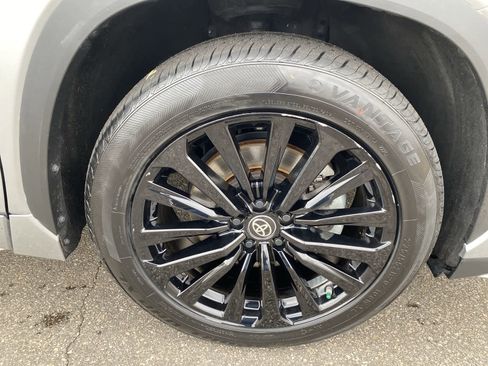Certified 2025 Toyota Highlander XSE AWD/4WD image 14