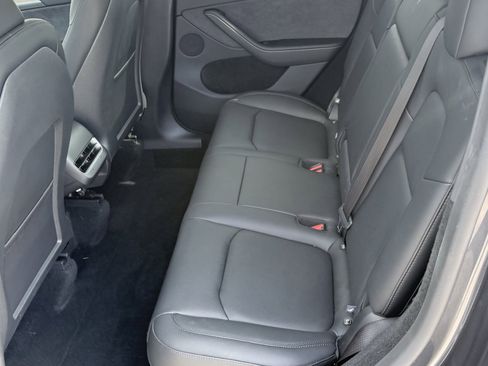 Used 2025 Tesla Model Y Long Range AWD/4WD image 30