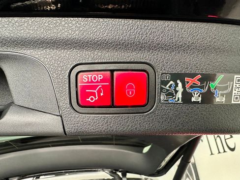 Certified 2025 Mercedes-Benz GLE 450 4MATIC image 36