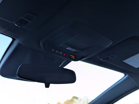 Used 2025 Chevrolet Equinox EV LT image 29