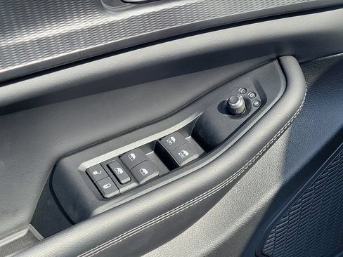 Used 2025 Jeep Grand Cherokee Laredo RWD image 20