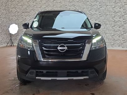 Used 2023 Nissan Pathfinder SL