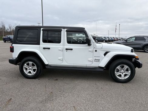 Used 2021 Jeep Wrangler Unlimited Sahara AWD/4WD image 6