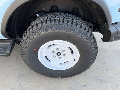 New 2025 Ford Bronco Heritage Edition image 5