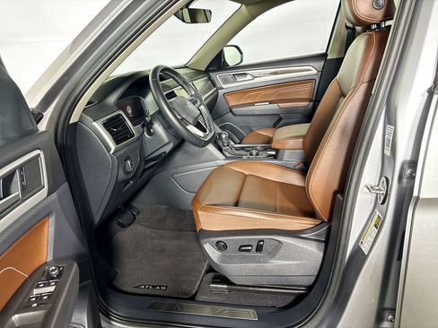 Used 2022 Volkswagen Atlas SE w/ Panoramic Sunroof Package AWD/4WD image 12
