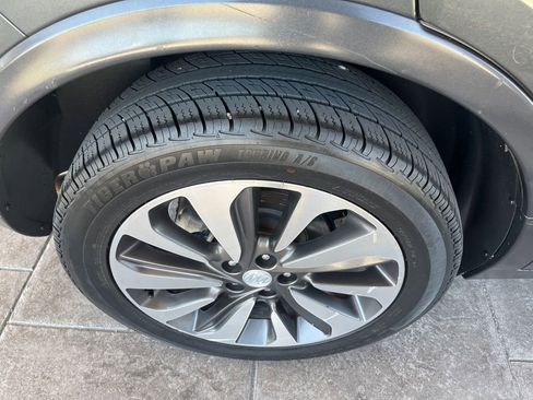 Used 2018 Buick Encore Essence FWD image 23