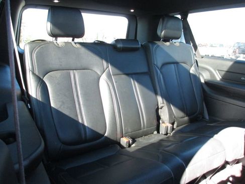 Used 2023 Jeep Wagoneer L 4WD w/ Premium Group I image 27