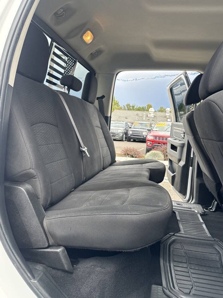 Used 2019 RAM 1500 Warlock AWD/4WD image 11
