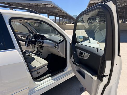 Used 2014 Mercedes-Benz GLK 350 2WD image 30