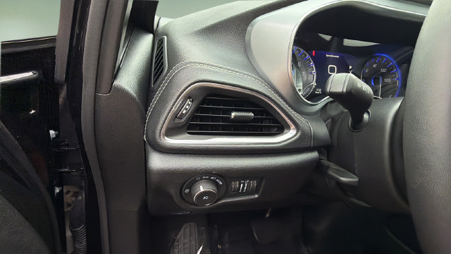 Used 2026 Chrysler Pacifica Limited w/ S Appearance Package FWD image 22