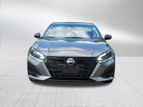 Certified 2024 Nissan Altima 2.5 SV FWD image 2